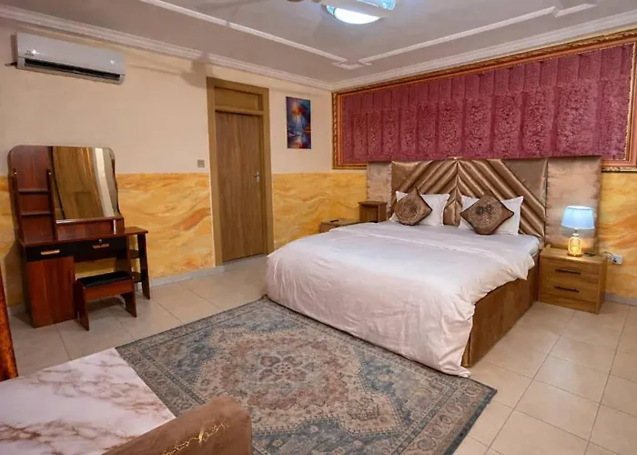 Airport Side Hotel